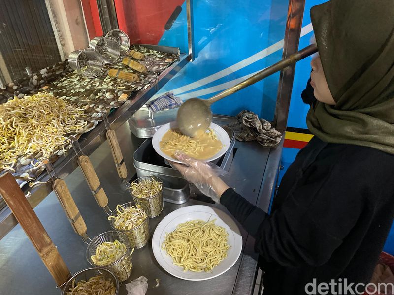 Mie Celor 26 Ilir yang terkenal di Palembang