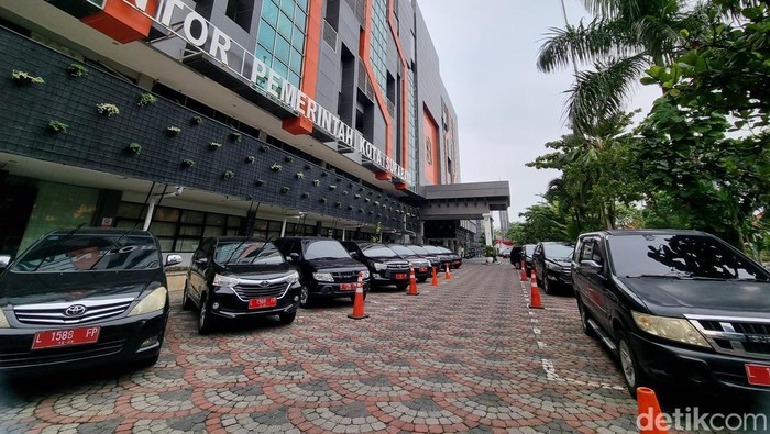 mobil dinas Pemkot Surabaya