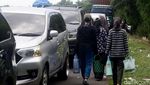 Pedagang Musiman Manfaatkan Macet Tol Merak