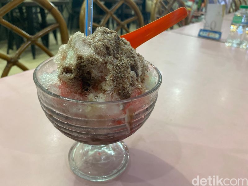 Pempek Saga Sudi Mampir yang legendaris sejak 1961 di Palembang