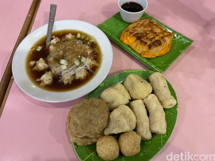 Pempek Saga Sudi Mampir yang legendaris sejak 1961 di Palembang