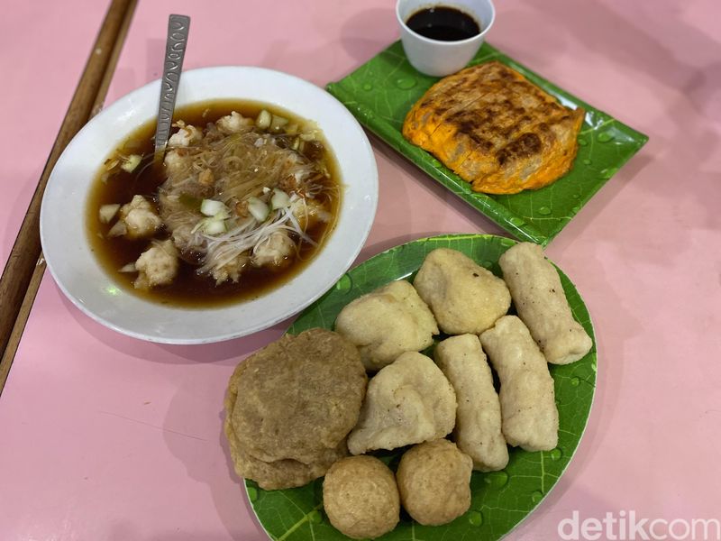 Pempek Saga Sudi Mampir yang legendaris sejak 1961 di Palembang