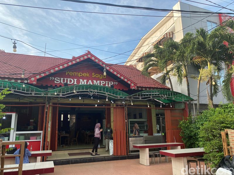 Pempek Saga Sudi Mampir yang legendaris sejak 1961 di Palembang