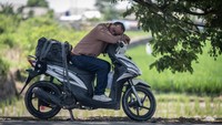 Pada H-3 Lebaran, pemudik bersepeda motor dari arah Jakarta menuju Jawa Tengah yang melintas di Jalur Pantura terpantau ramai.