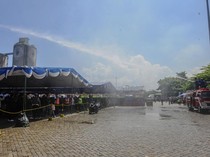 Panas Menyengat, Pemudik Motor Disemprot Air