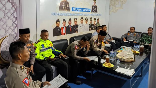 polres ngawi doa bersama di rest area tol Ngawi