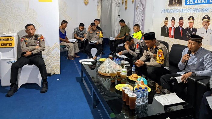 polres ngawi doa bersama di rest area tol Ngawi