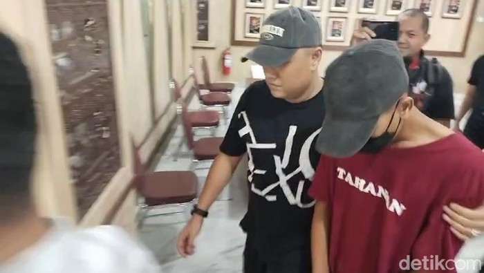 Satu dari tujuh pelaku penembakan ke Mako Polda Lampung tertangkap.