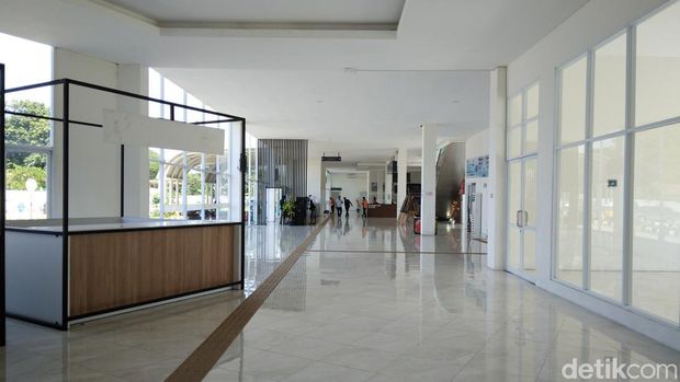 Suasana di Terminal Harjamukti Cirebon