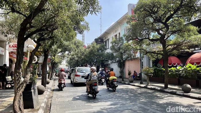 Suasana Kota Bandung menjelang Lebaran. Suasana Kota Bandung menjelang Lebaran.