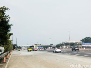 328 Ribu Kendaraan Keluar Jakarta Via Tol Japek, Arus Mudik Masih Lancar