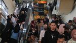 Potret Pasar Baru Diserbu Pengunjung pada H-3 Lebaran
