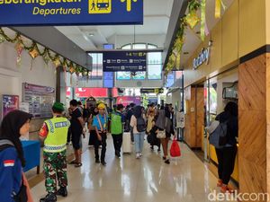 43 Ribu Pemudik Padati Stasiun di Daop 8 Surabaya