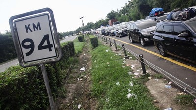 Terjebak di Tol Merak Km 94, 2 Km Ditempuh 7,5 Jam