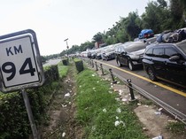 Terjebak di Tol Merak Km 94, 2 Km Ditempuh 7,5 Jam