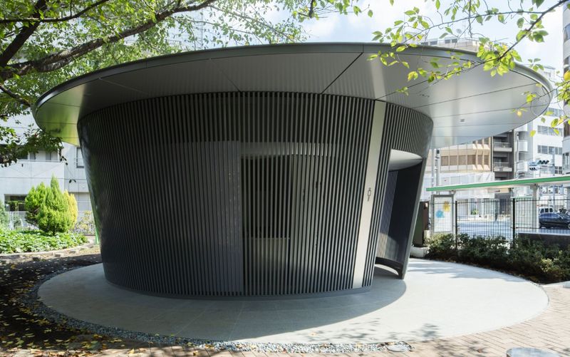 Toilet Amayadori yang didesain oleh arsitek Tadao Ando.