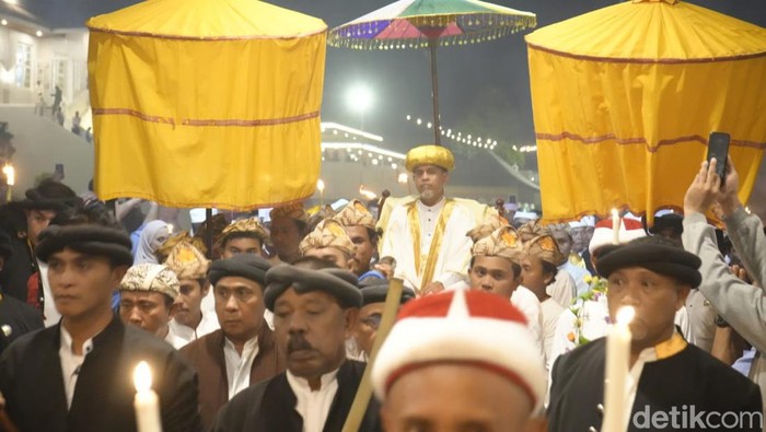 Tradisi Jou Uci Sabea Se Kabasarang di Ternate.