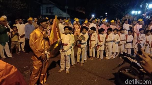Tradisi Jou Uci Sabea Se Kabasarang di Ternate.