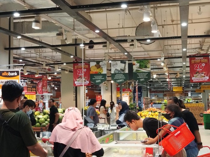 Makin Ramai, Transmart Full Day Sale Gerai Kota Kasablanka Diserbu ...