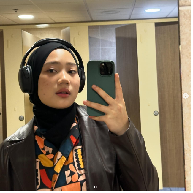Zara juga mengungkapkan alasannya melepas hijabnya karena ingin memulai perjalanan dengan caranya sendiri. Menurut wanita 19 tahun ini seorang muslim yang baik adalah yang melakukan syariat agama dari hati. Foto: Dok. Instagram