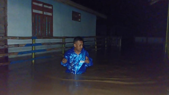 Banjir melanda permukiman di Buol, Sulteng.