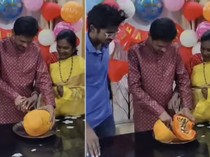 Bukan Kue, Pria Ini Pilih Potong Pepaya Utuh Saat Ulang Tahun!