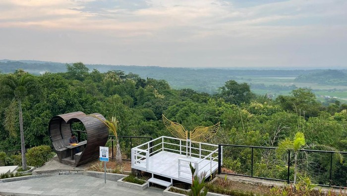 Bukit Cinta Anti Galau dan Talaga Langit Cirebon.