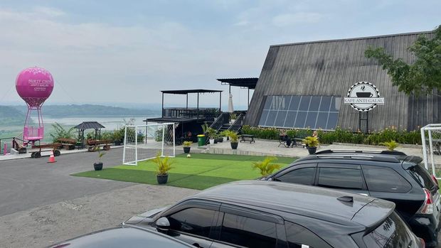 Bukit Cinta Anti Galau dan Talaga Langit Cirebon.
