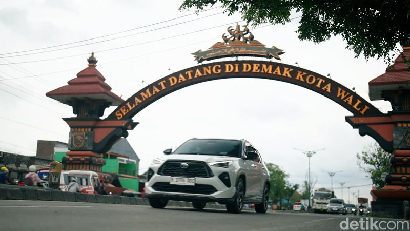 Eksotik jalur mudik Pantura 2024 bersama Toyota Yaris Cross Hybrid. Eksotik jalur mudik Pantura 2024 bersama Toyota Yaris Cross Hybrid.