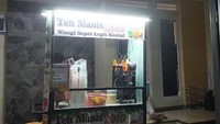 Es Teh Solo populer dengan es teh manisnya yang harum, manis dan segar. Sudah banyak yang menawarkan ini, salah satunya di kawasan Kebon Jeruk. Harganya mulai Rp 4.000. Foto: Google Review