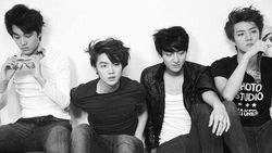 Lihat Lagi Foto-foto Debut EXO 12 Tahun Lalu Lihat Lagi Foto-foto Debut EXO 12 Tahun Lalu