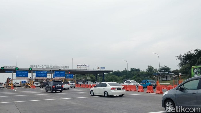 Gerbang Tol Warugunung