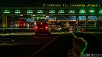 Ia menyebut puncak arus mudik Lebaran 2024 di tol terjadi pada H-4 Lebaran.