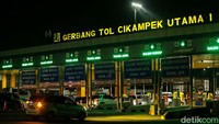 Peningkatan arus mudik terlampaui setelah melihat empat gerbang tol utama Trans Jawa. Hal itu disampaikan Jenderal Sigit saat melakukan peninjauan di Tol Jakarta-Cikampek bersama Menhub Budi Karya Sumadi dan Panglima TNI Jenderal Agus Subiyanto.