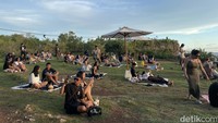 The Copy Cart buka setiap hari Selasa hingga Minggu. Mulai pukul 15.00 hingga 19.30 WITA. Traveler disarankan untuk berkunjung mulai pukul 17.00 WITA, karena ketika sore hari tiba, antrean panjang sudah mulai terlihat di depan bajaj mini ini. The Copy Cart juga aktif di sosial media instagram mereka @copycartbali. 