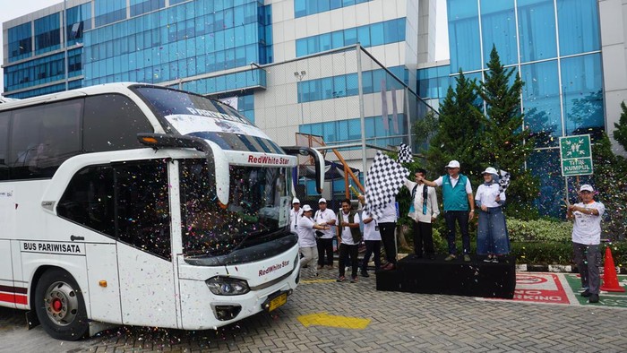 Holding BUMN Jasa Survei Berangkatkan Ratusan Pemudik ke Semarang-Surabaya