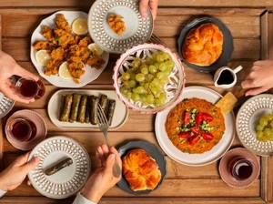Jangan Kalap Saat Lebaran, Ini Tips Jaga Pola Makan Seimbang