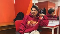 Jirayut sempat risau karena khawatir dirinya tak bisa mudik ke Thailand. Pekerjaan yang masih menumpuk membuat Jirayut ragu untuk pulang ke kampung halamannya di sana. Foto: Instagram/jirayutdaa4official