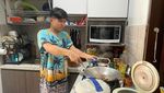 Jirayut Mudik ke Thailand, Ini Momennya Makan Seafood hingga Masak