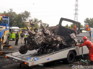 2 Korban Kecelakaan Maut Km 58 Tol Cikampek Warga Ciamis dan Kudus