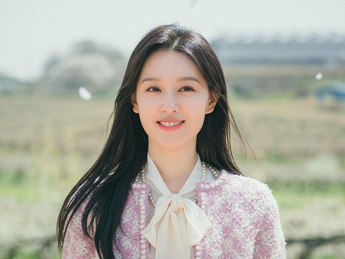 Kim Ji Won dalam drama Korea Queen of Tears Kim Ji Won dalam drama Korea Queen of Tears