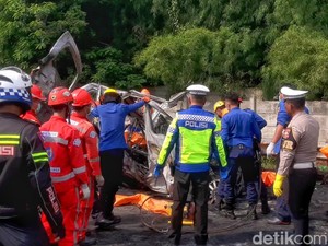 Korban Tewas Bus Tabrak Gran Max di KM 58 Tol Japek Alami Luka Bakar