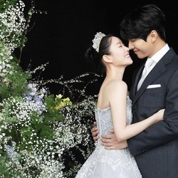 Lee Seung Gi dan Lee Da In Bagikan Kabar Bahagia