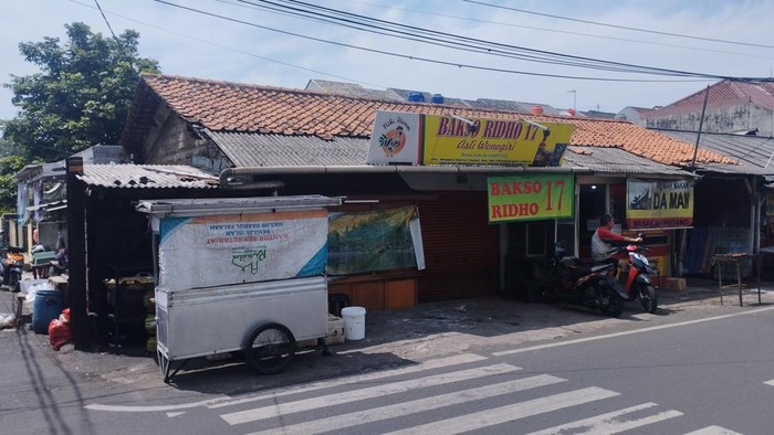 Pengakuan Pedagang Gorengan Mengungkap Insiden Pemobil Dilecehkan Arie Febriant