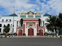 MUI Soroti Aktivitas Jual Beli Saat Salat Jumat di Masjid Agung Palembang