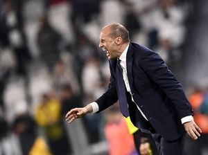 Juventus Main Bertahan Bukan karena Keinginan Allegri