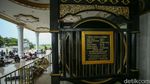 Momen Pemudik Istirahat Sejenak di Masjid Karawang