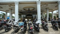 Kebanyakan yang istirahat merupakan pemudik motor.