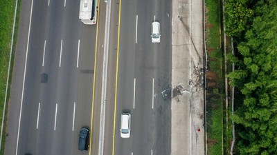 Foto Udara Lokasi Kecelakaan Maut Tol Jakarta-Cikampek KM 58