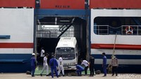 Pengalihan ini dilakukan untuk pemudik yang belum memiliki tiket.